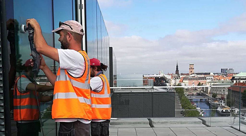 polering af vinduer hos Blox